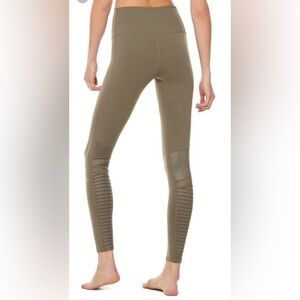 ALO Yoga Moto Ribbed High-Rise Leggings in Olive